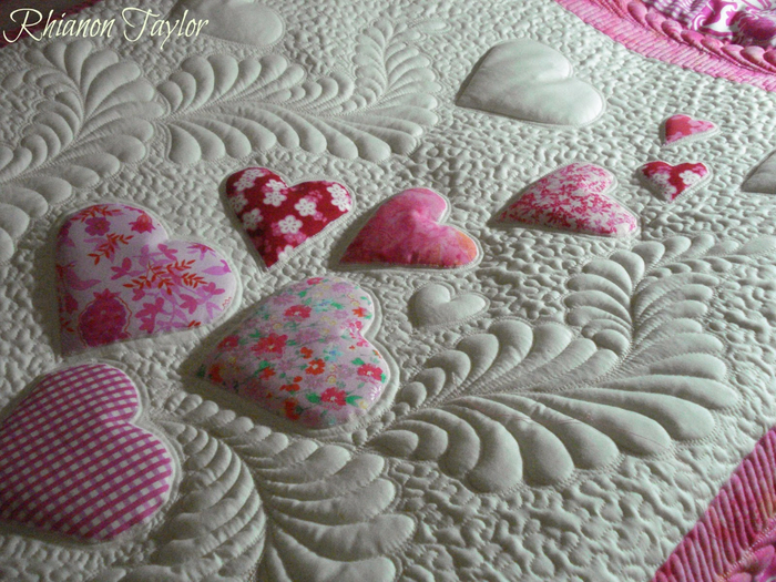 Floating Hearts Baby Quilt 020 (700x525, 506Kb)