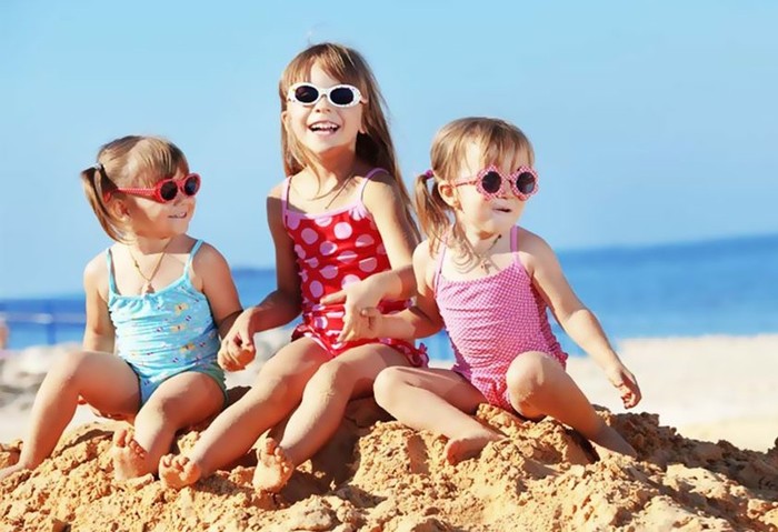 Важный аксессуар: Нужны ли солнцезащитные очки для ребёнка?