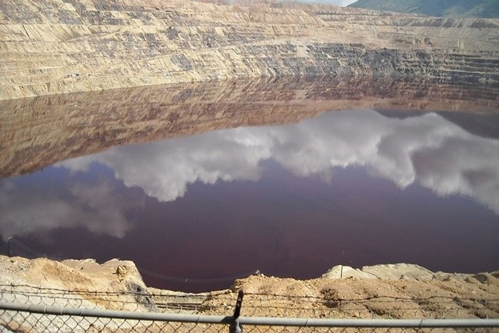 Как выглядит самое ядовитое озеро в мире