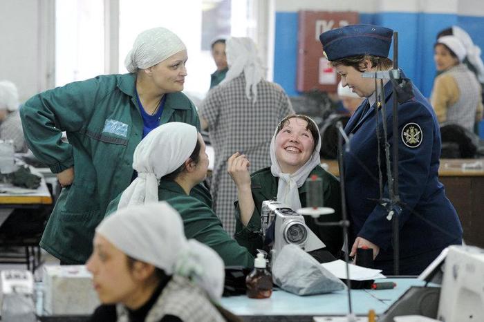 На каком жаргоне общаются женщины заключенные в российской тюрьме
