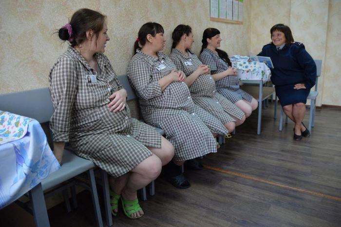 На каком жаргоне общаются женщины заключенные в российской тюрьме