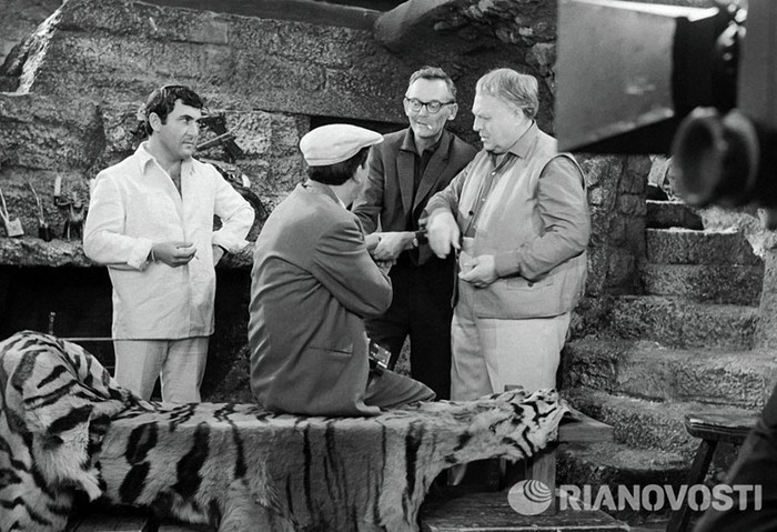 Как снимали комедию «Бриллиантовая рука» в Советском Союзе