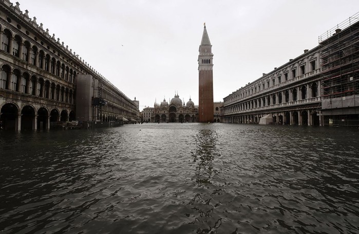 Прогулка по затопленной Венеции: фотографии
