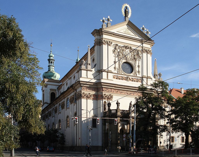 Praha_church_St_Ignace (700x551, 468Kb)