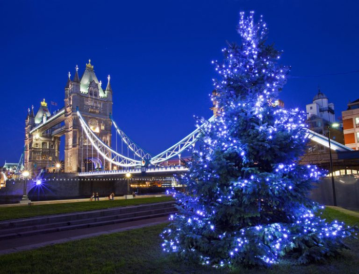 alt="Символ Лондона - Тауэрский мост. Рождество."