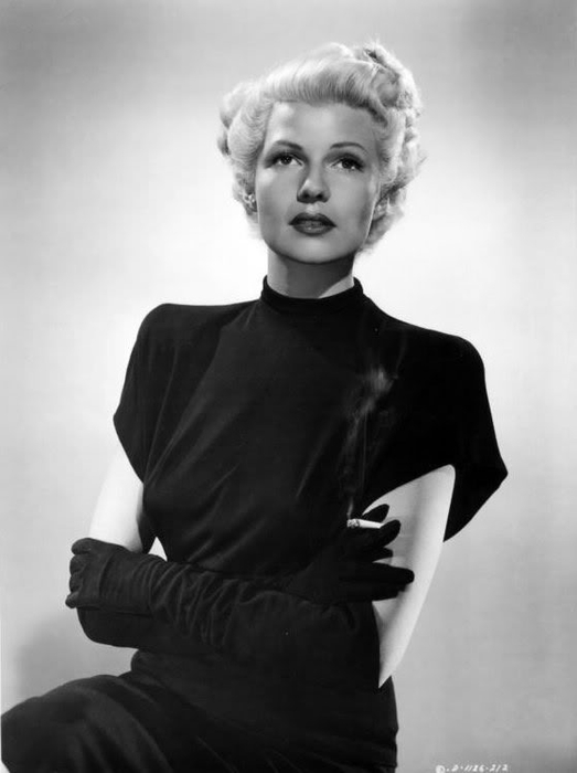 750 559 Rita Hayworth   (523x700, 110Kb)