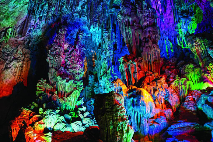 самые-красивые-пещеры-мира-пещера-тростниковой-флейты-фото (700x468, 609Kb)