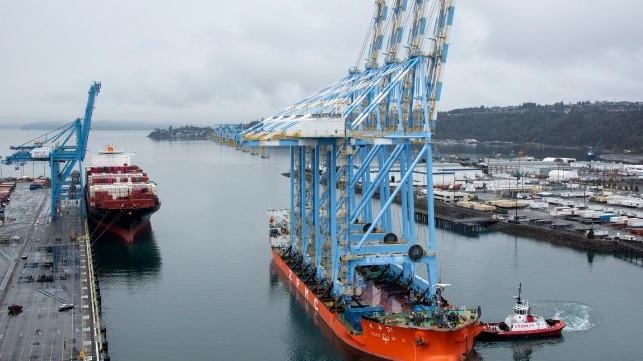 Port-of-tacoma-crane-offload-2_9598b2 (643x361, 186Kb)