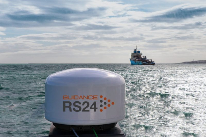he RS24 high resolution radar is the worlds first commercially available K-band maritime radar (700x466, 264Kb)