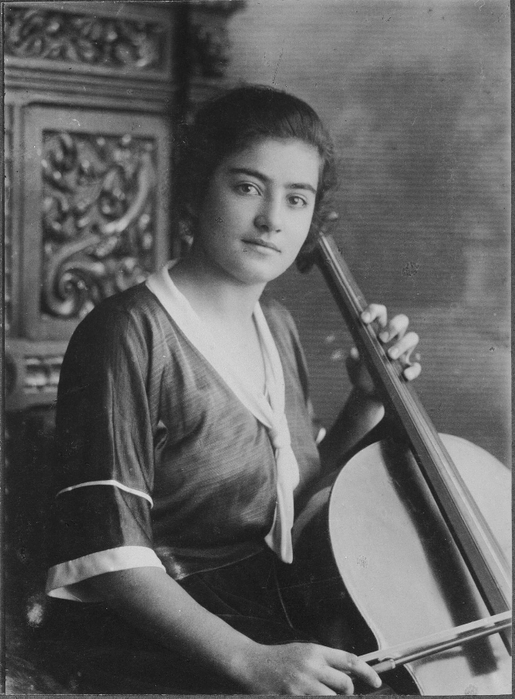 Frieda-en-Cello_ (515x700, 212Kb)