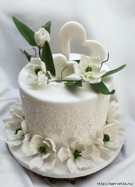 Свадебный торт с белыми магнолиями (16) (448x619, 122Kb)