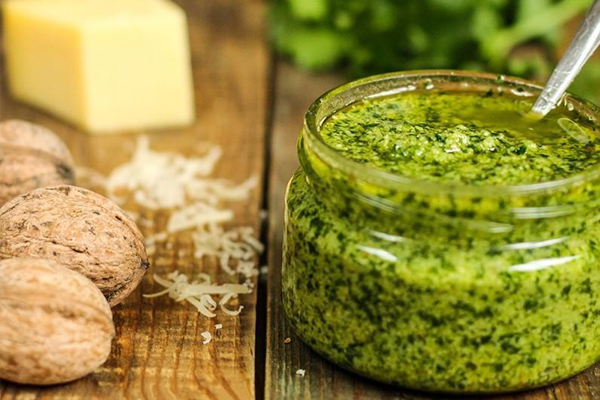 3937385_petrushkapesto (600x400, 187Kb)