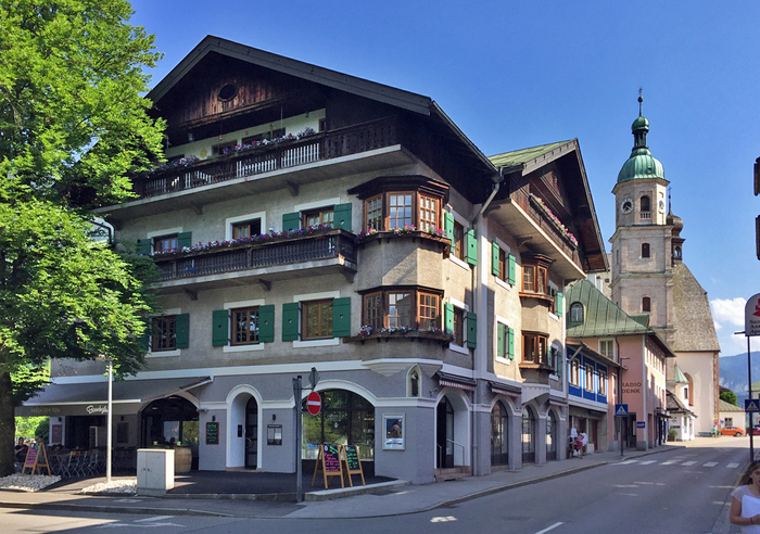 altes-innenstadthaus-berchtesgaden-hintergrund-franziskanerkloster-69294 (1000x792, 413Kb)