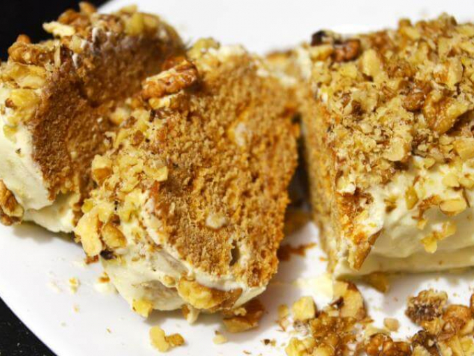 ореховый рулет с ванильным соусом (680x510, 401Kb)
