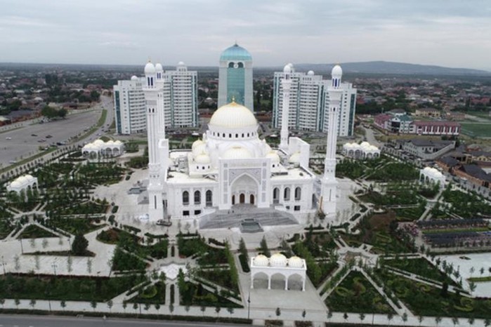 Самая большая мечеть в Европе открылась в городе Шали в Чечне