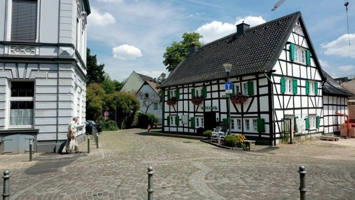 3085196_HildenGermanyTourism6 (700x393, 90Kb)