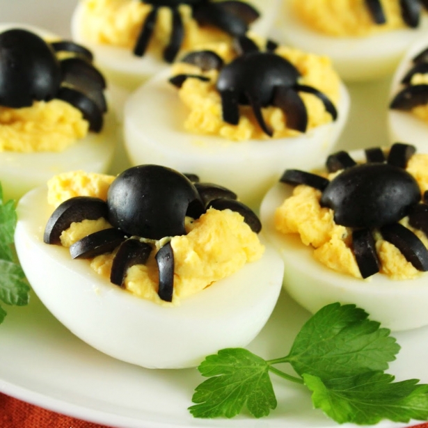 creepy-spider-egg-with-dijon-mustard-make-easy-halloween-snack-treat-recipe (615x615, 229Kb)