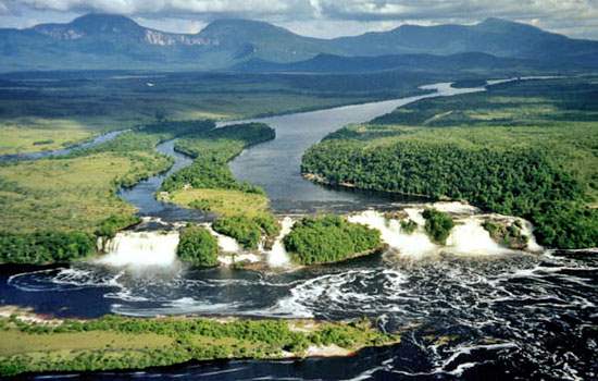 3085196_el_parque_nacional_canaima_pic_large (550x350, 36Kb)