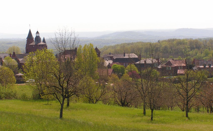 Collonges-la-Rouge_vue_générale (700x429, 291Kb)