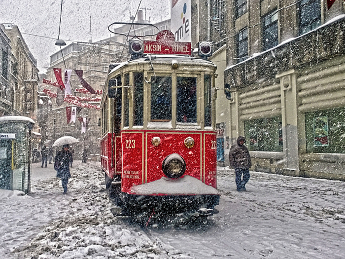 snowfall-tramcar-city (700x525, 515Kb)