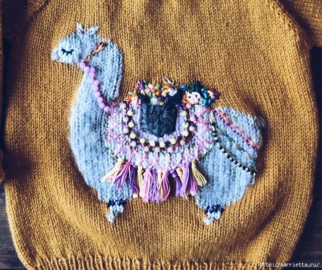 Детский пуловер с вышивкой «Лама с седлом» (2) (648x544, 379Kb)