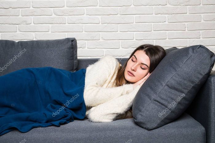 depositphotos_152175914-stock-photo-beautiful-young-woman-is-sleeping (700x466, 53Kb)