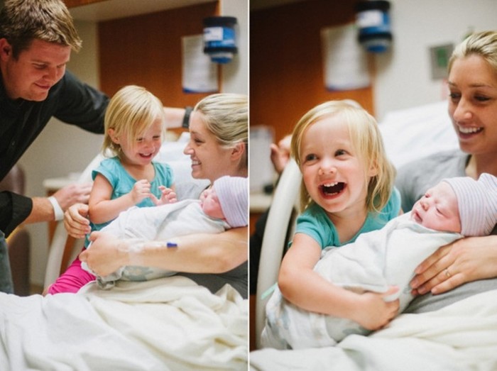 Дети впервые видят своих новорожденных братьев и сестер (фото)