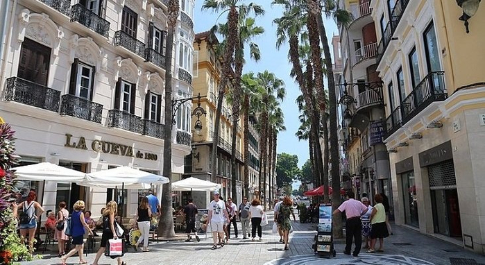 800px-centro-historico-malaga-spain-panoramio-45_4_732x400 (700x382, 345Kb)