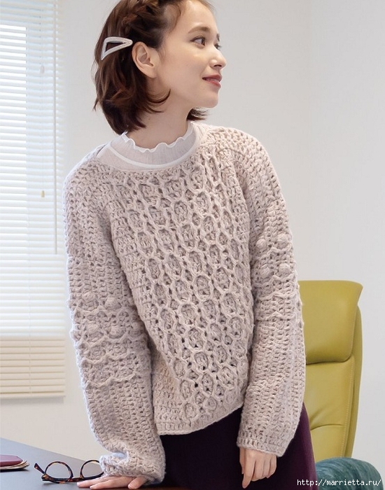 Теплый пуловер крючком узором «соты» (2) (550x700, 265Kb)