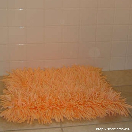 Мохнатый коврик в ванную (1) (464x464, 82Kb)