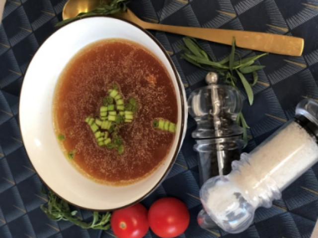 Фасолевый суп с копчеными ребрышками
