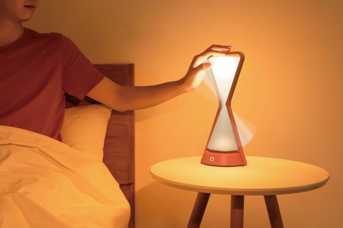 4027137_time_machine_table_lamp_1 (700x466, 35Kb)