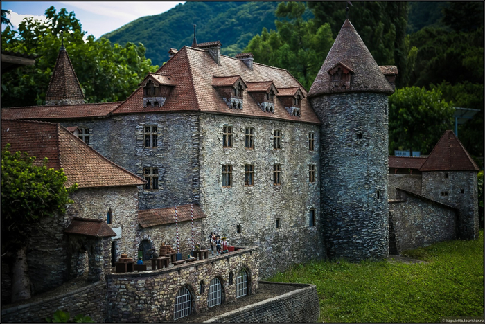 замок Грюйер Швейцария 16 (700x468, 446Kb)