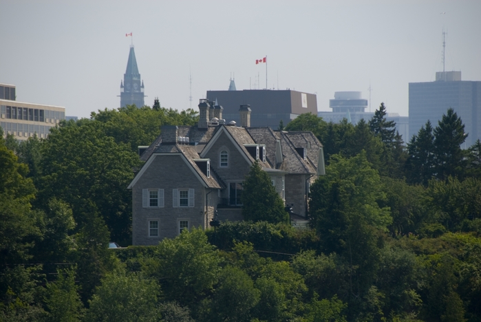 2714816_Residence_of_the_Prime_Minister_of_Canada (700x468, 214Kb)