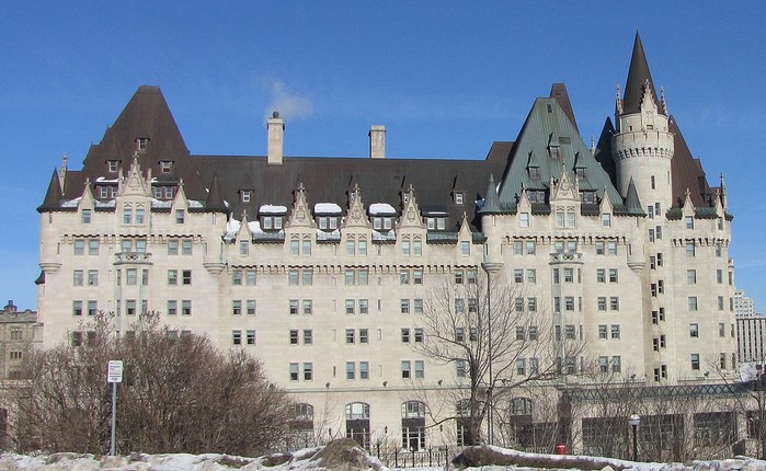 2714816_1280pxChateau_Laurier_from_Parliament_Hill (700x430, 89Kb)