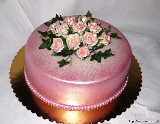Праздничный торт с розами из сахарной мастики (6) (618x481, 182Kb)