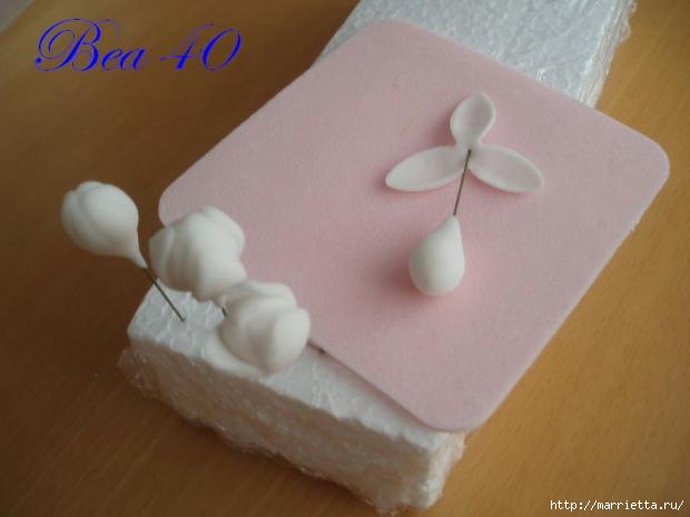 Фрезия из сахарной мастики для торта (9) (620x465, 84Kb)