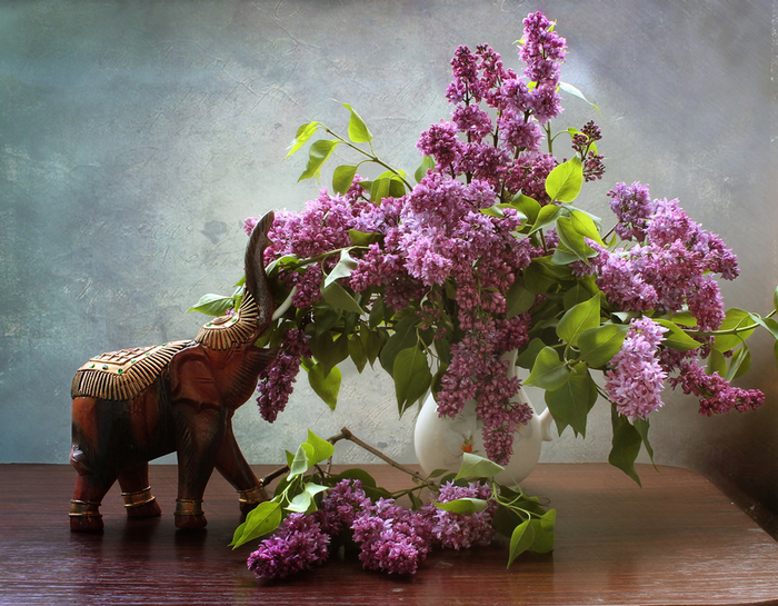Still-life_Bouquets_Lilac_Elephants_543542_2076x1616 (700x545, 449Kb)