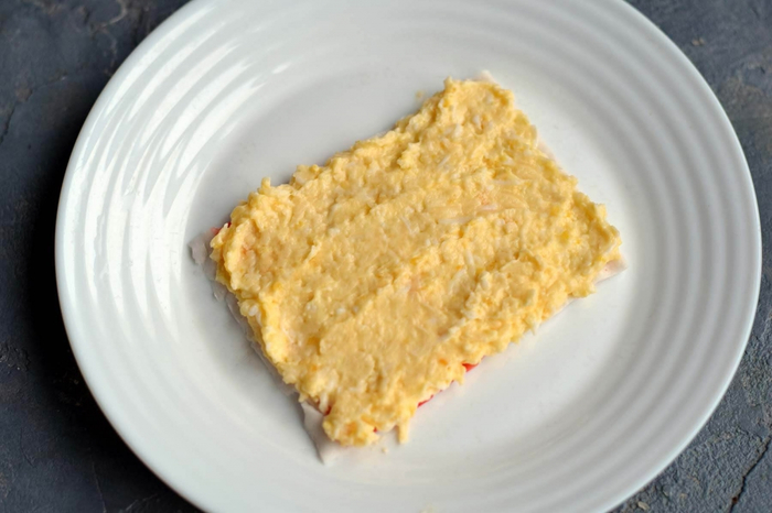 быстрый закусочный торт с крабовыми палочками 5 (700x466, 249Kb)