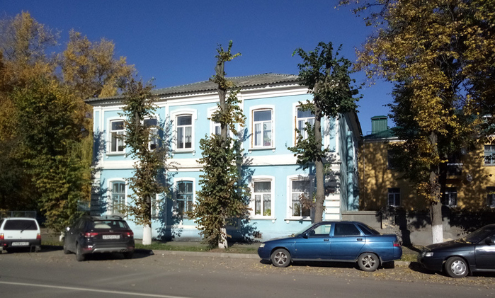 0 0 Старинный купеческий особнячок XIX века (700x421, 385Kb)