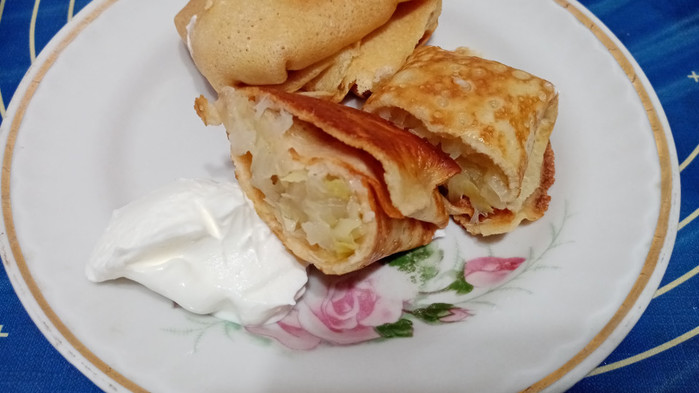 pancakes stuffed with cabbage (700x393, 71Kb)