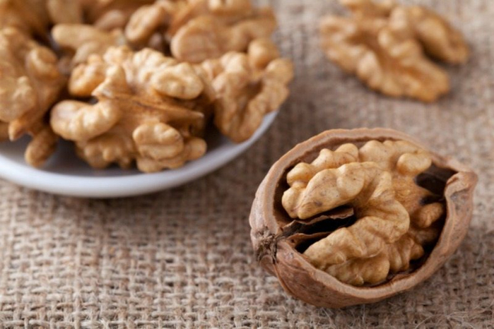 8 простых рецептов лечения грецкими орехами! (700x466, 311Kb)