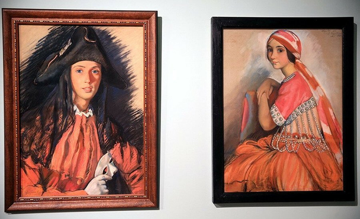 Слева - портрет Д.Д. Бушена в маскарадном костюме, справа - портрет балерины Л.А. Ивановой, 1922. Фото Сергея Михеева, РГ (700x426, 325Kb)