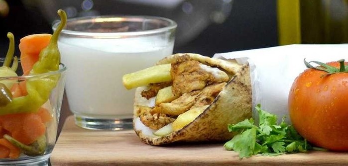 chicken-shawarma-with-garlic-sauce_-3-1 (700x334, 55Kb)
