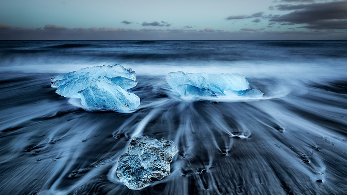 Jökulsárlón Diamonds, volcanic black beach after sunset, Iceland (700x393, 304Kb)