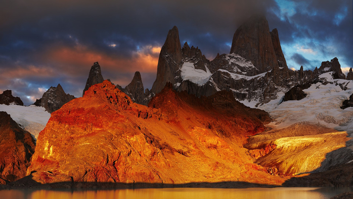 Laguna de Los Tres and mount Fitz Roy dramatical sunrise, Patagonia, Argentina (700x393, 359Kb)