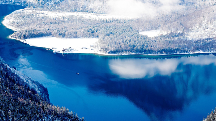 Lake Koenigssee in winter, Alps, Bavaria, Germany (700x393, 354Kb)