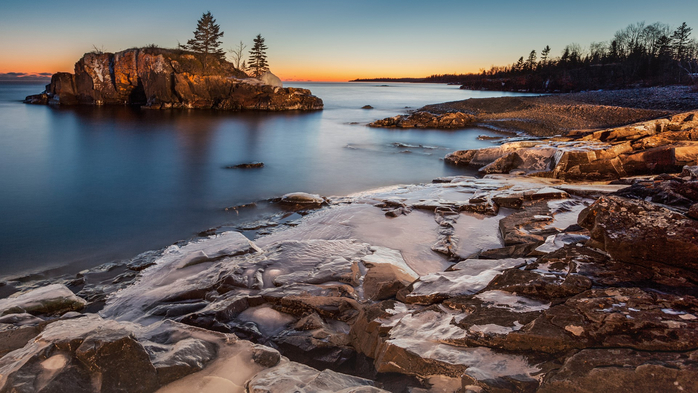 Lake Superior at winter dusk, Thunder Bay, Ontario, Canada (700x393, 345Kb)