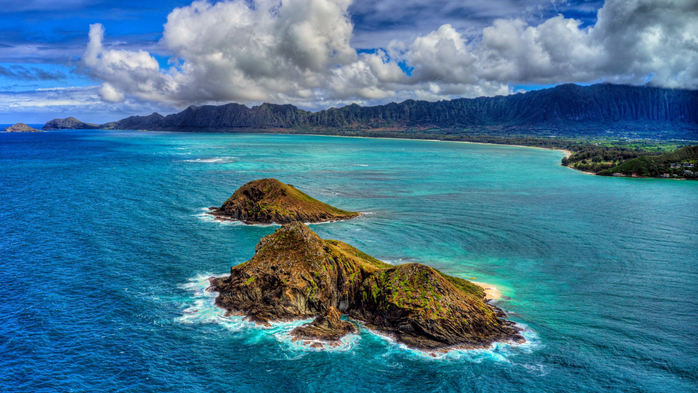 Landscape of small rocky Na Mokulua islands with Lanikai in background, Kailua, Hawaii, USA (700x393, 418Kb)