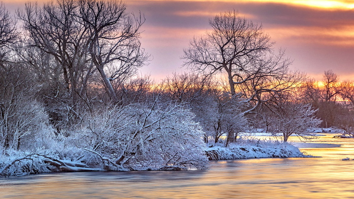 Sunrise over the Platte River after a snowstorm near Kearney, Nebraska, USA (700x393, 440Kb)